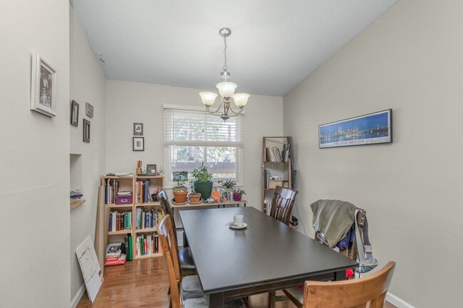 Building Photo - 222 Virginia 3 bed 2 bath apartment in historic Cathedral Hill neighborhood