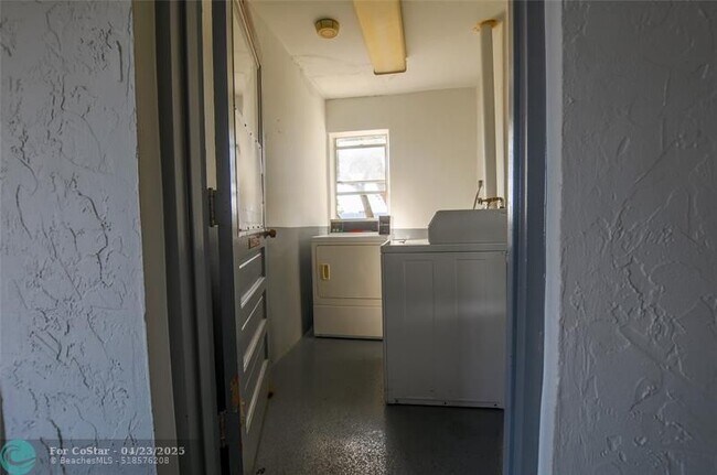 Building Photo - 8351 Sands Point Blvd