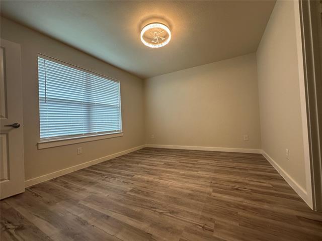 Building Photo - 809 Lotus Dr