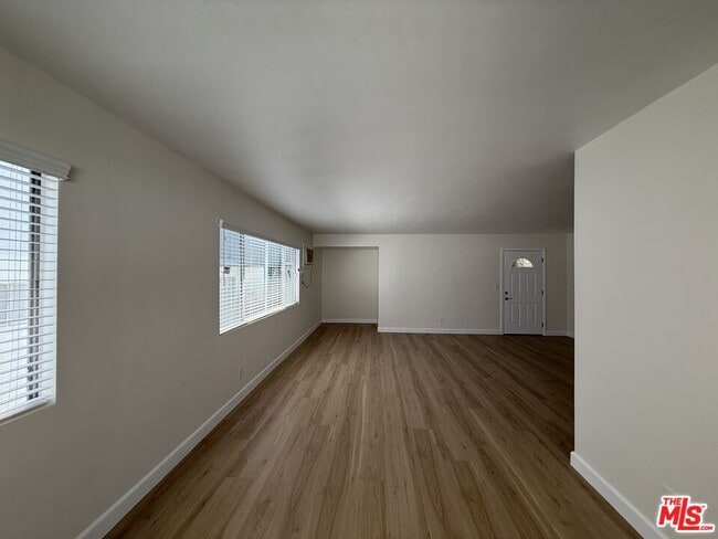 Building Photo - 314 S Clark Dr