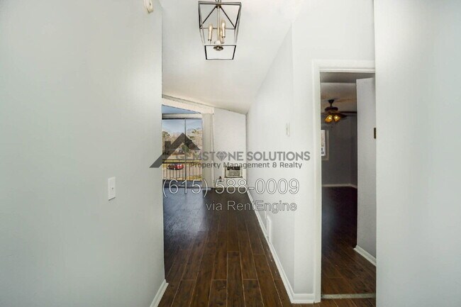 Building Photo - 613 Hillsboro Rd