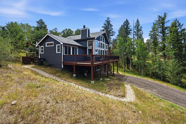 Building Photo - Beautiful mountain home