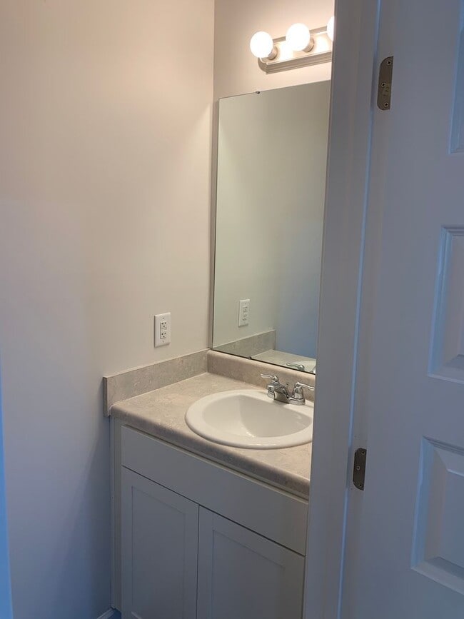 Building Photo - Don’t Miss This — Beautiful 3-Bed, 2.5-Bath Home Coming Soon in Cullman