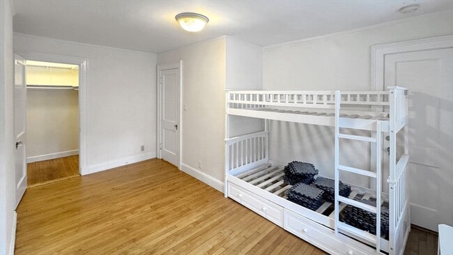 Building Photo - 12 Aberdeen St