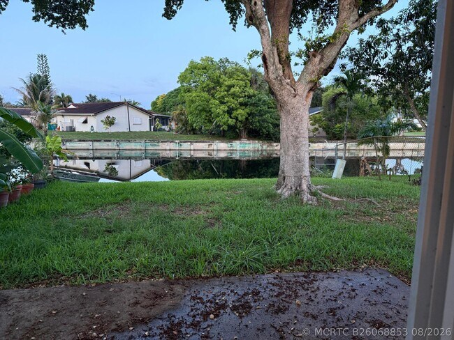 Building Photo - 7610 NW 73rd Terrace