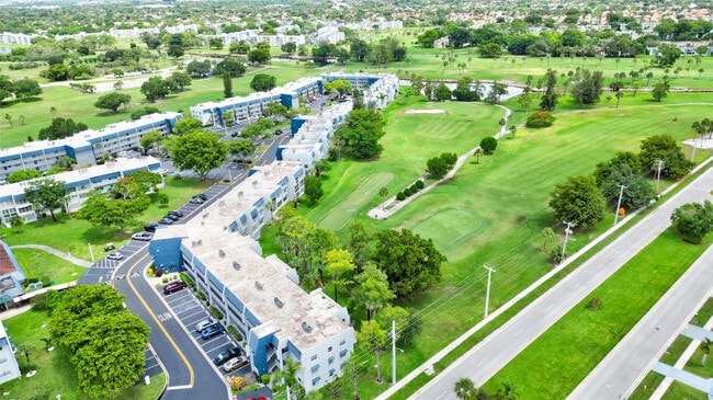 Building Photo - 7787 Golf Cir Dr