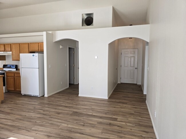 Building Photo - Spacious 4 Bed | 2 Bath Home – 1,520 Sq Ft – Pets Negotiable