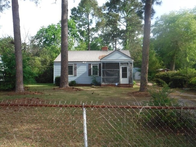 Primary Photo - 2033 Shirley Ave