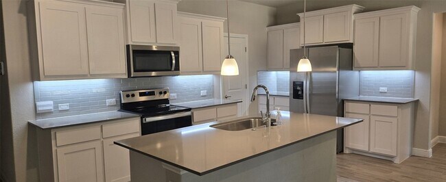 Building Photo - 1449 Bennett Dr