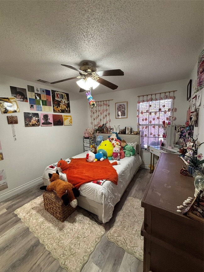 Building Photo - 30 Oak Villa Rd