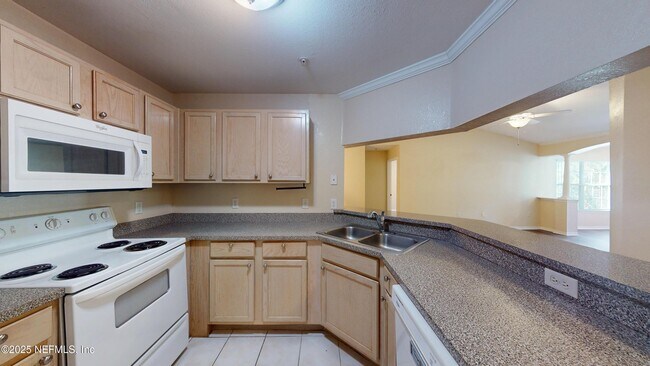 Building Photo - 7800 Point Meadows Dr