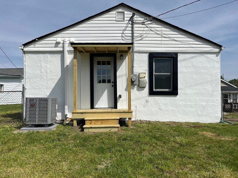 Back of house - 1534 Saint John St