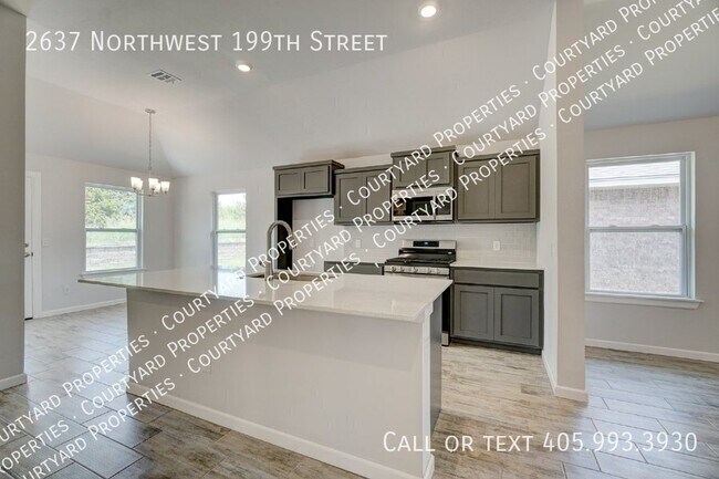 Building Photo - 2637 NW 199th St