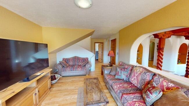 Building Photo - Custom Adobe style home in exclusive Navaj...