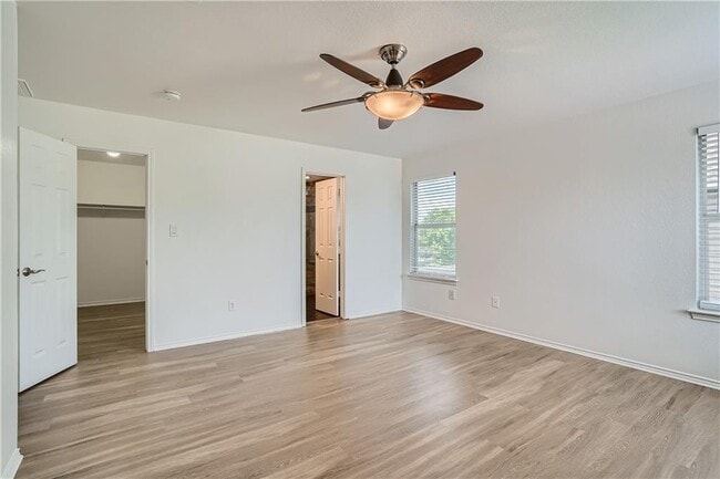 Building Photo - 1105 Fox Sparrow Cove