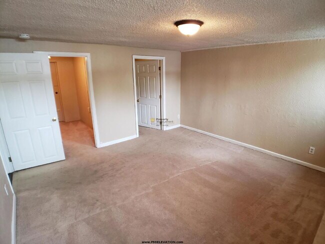 Building Photo - 4288 N Hooker St