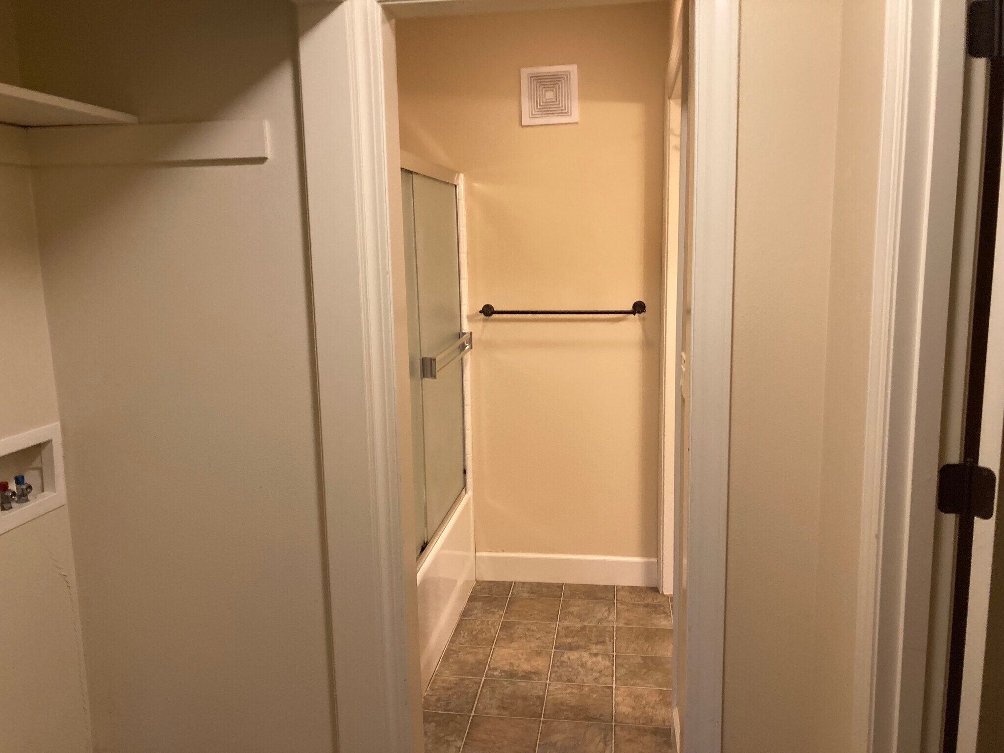 Bath - 2473 NW Awbrey Rd