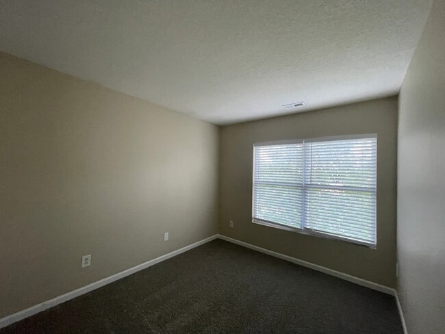 Building Photo - 1645 Red Bird Cir SE