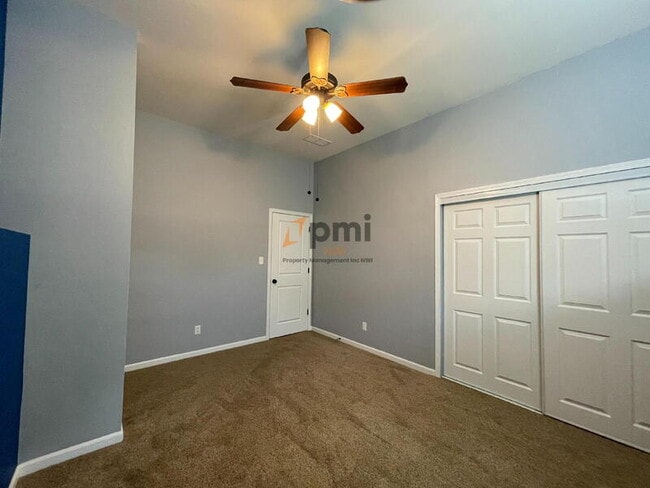 Building Photo - 10880 Mississippi St