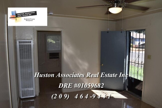 Building Photo - 2239 E Willow St