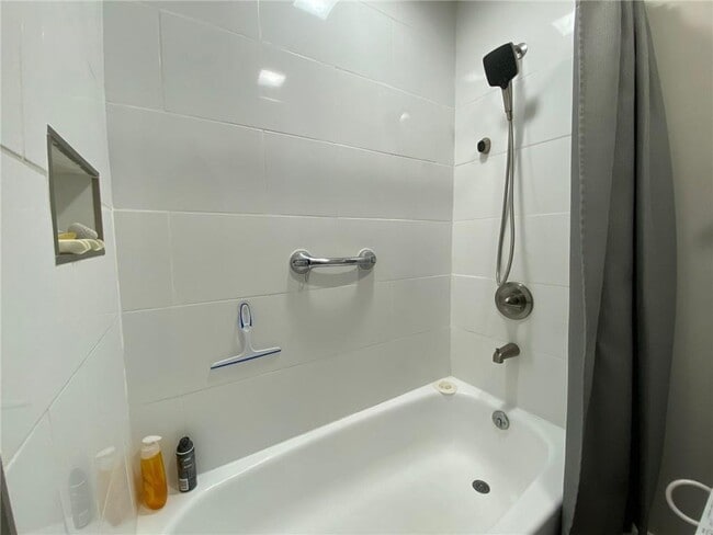 Building Photo - 704 Dunbar Dr