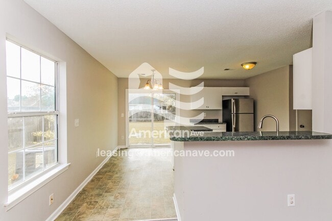 Building Photo - 104 Creek Way Ln