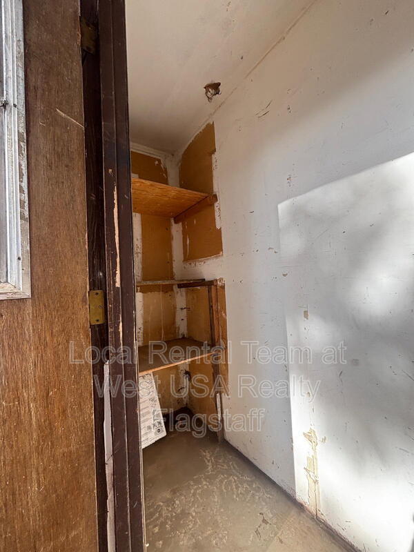 Building Photo - 4513 E Hollygreen Rd