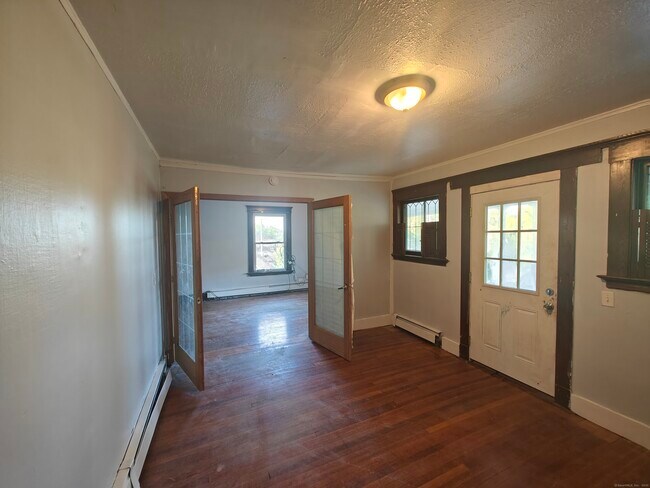 Building Photo - 83 Norton St