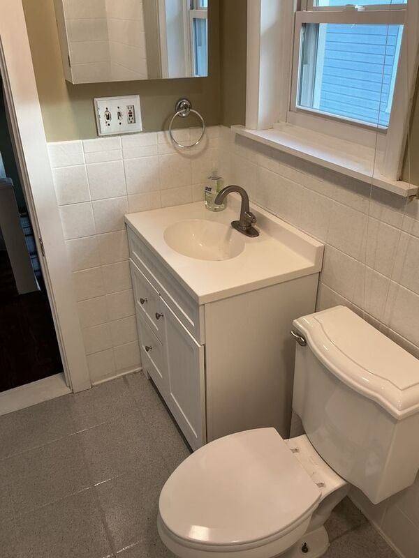 Building Photo - 2889 Markbreit Ave