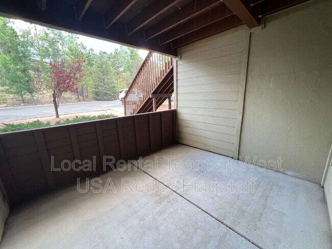 Building Photo - 2721 N Walnut Hills Dr