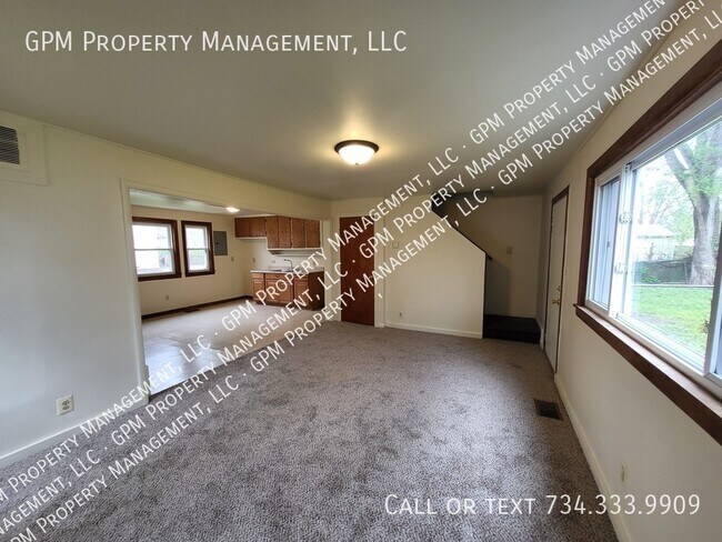 Building Photo - 33058 Alanson St