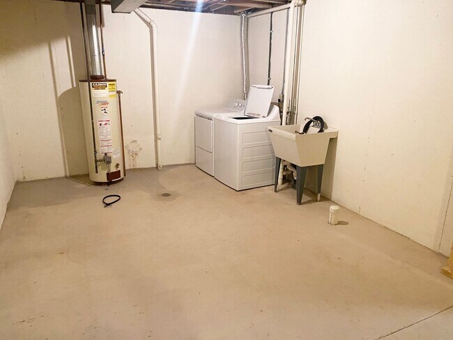 Building Photo - 4-Plex Located