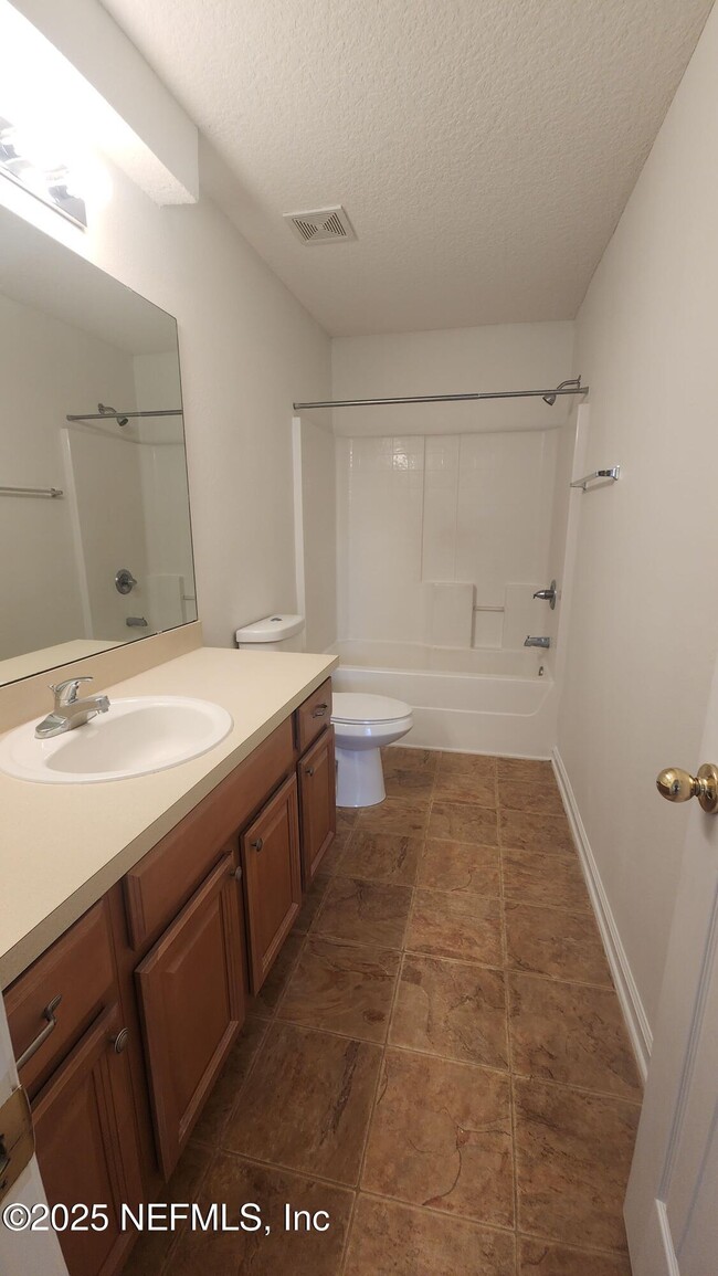 Building Photo - 607 Scrub Jay Dr