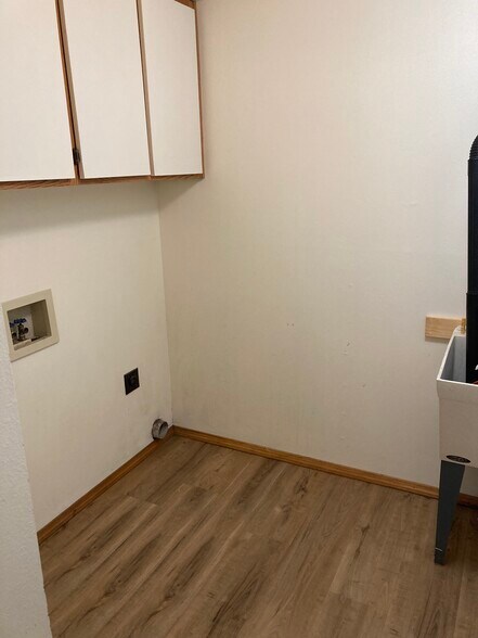 Building Photo - 60637 Devon Cir