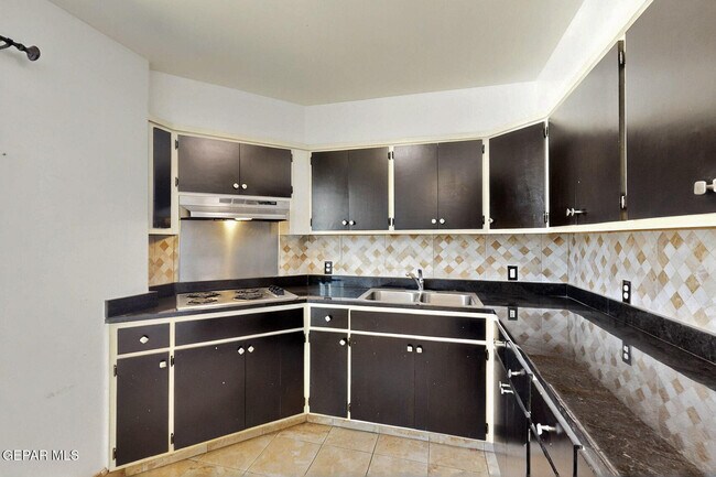 Building Photo - 540 S Yarbrough Dr