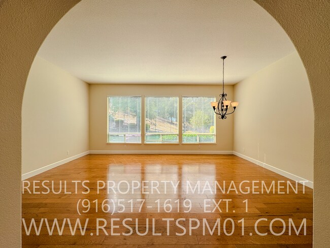 Building Photo - Luxury Whitney Oaks Retreat – Private Gated Community in Rocklin