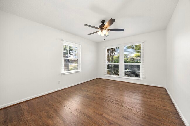 Building Photo - 1726 Wycliffe Dr