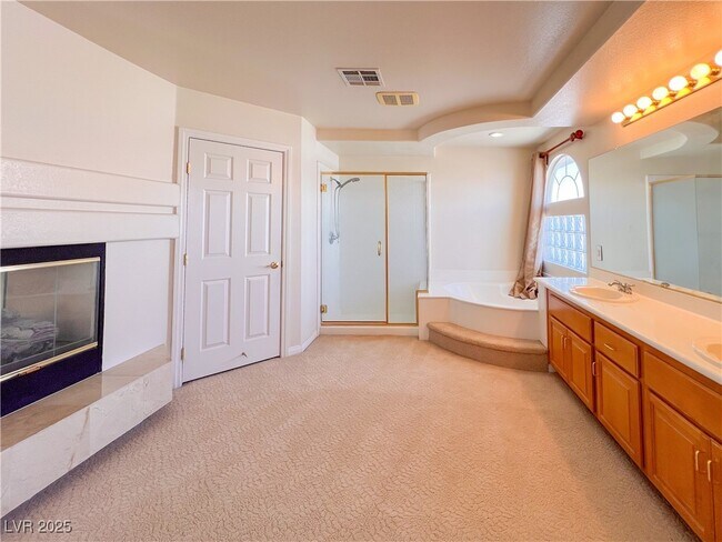 Building Photo - 6586 Shadow Cove Ave