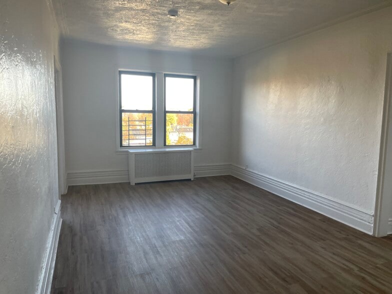 Building Photo - 211 Glenwood Ave