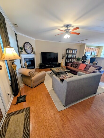 Building Photo - 711 Keystone Park Dr