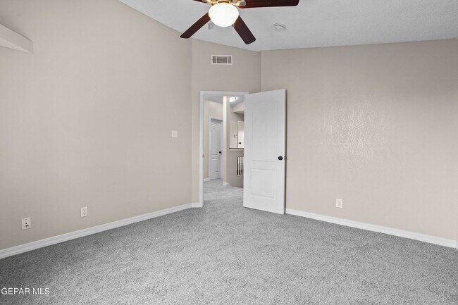 Building Photo - 13713 Paseo del Mar Dr