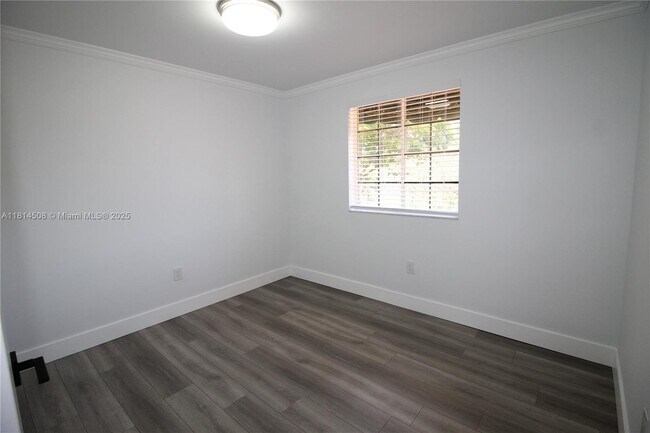 Building Photo - 15239 SW 134th Ct
