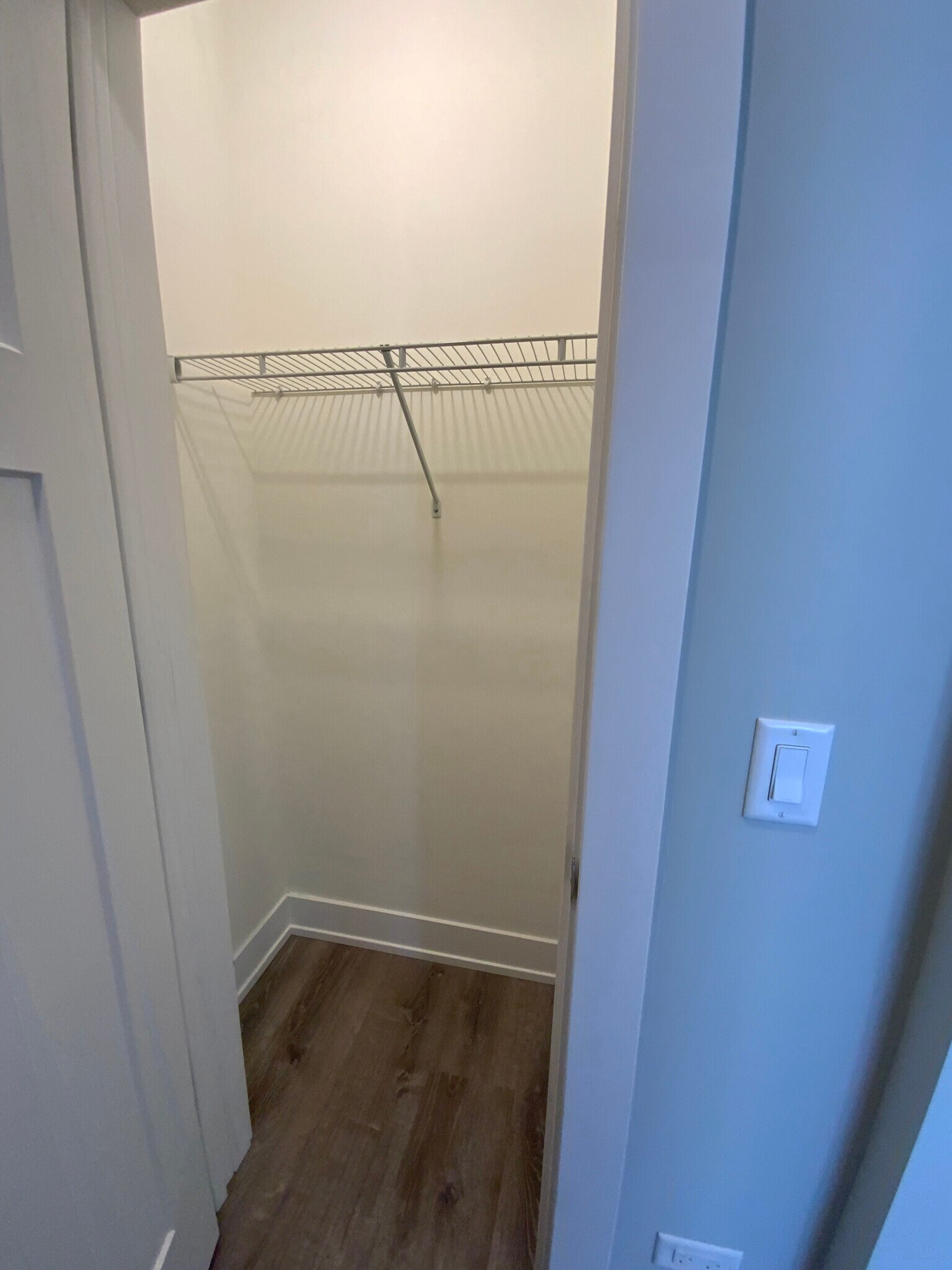 Building Photo - 1143 Maple Ave