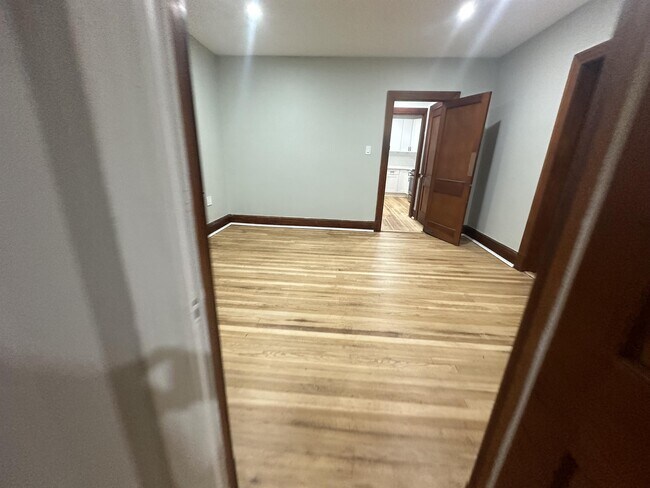 Building Photo - 225 W Main St