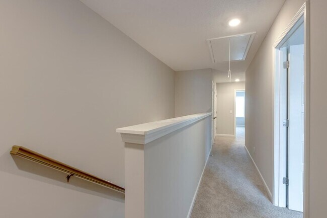 Building Photo - 4327 Doral Dr