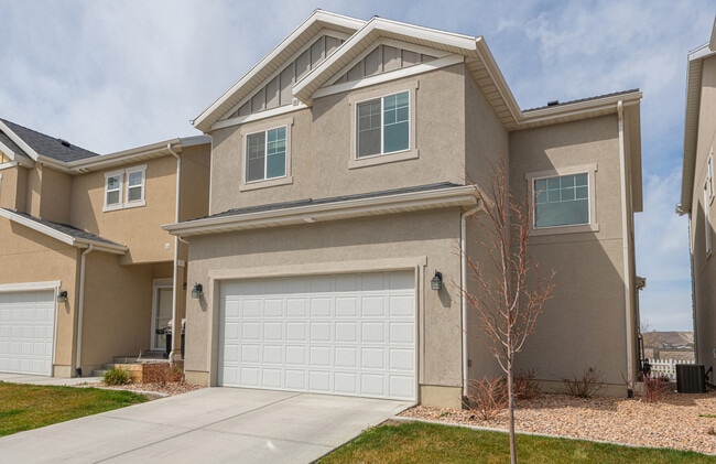 Building Photo - 3763 W Drexler Dr