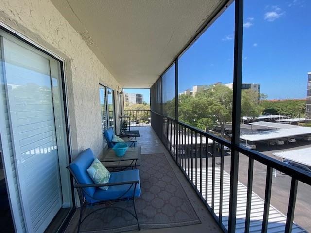 Building Photo - 2700 Cove Cay Dr