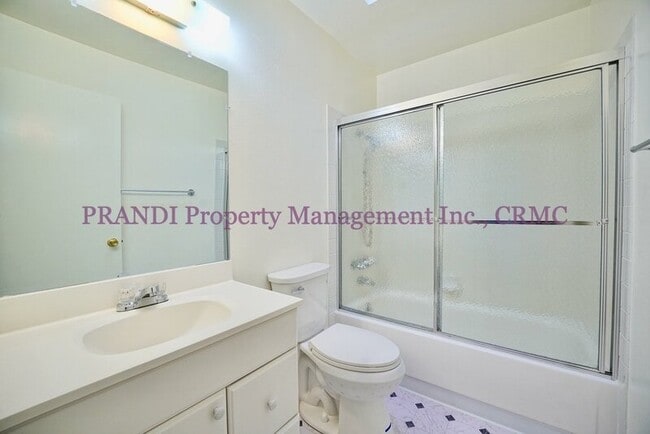 Building Photo - 301 Capetown Ct