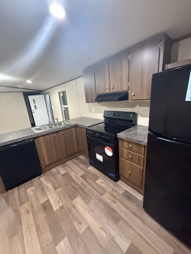 Building Photo - 1030 Aaron Ln