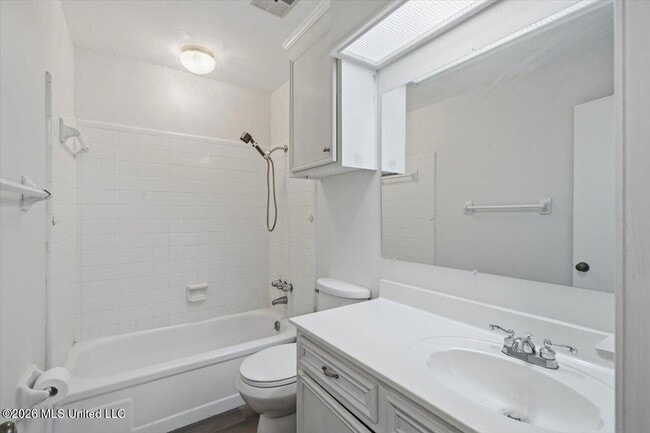 Building Photo - 131 Cypress Dr